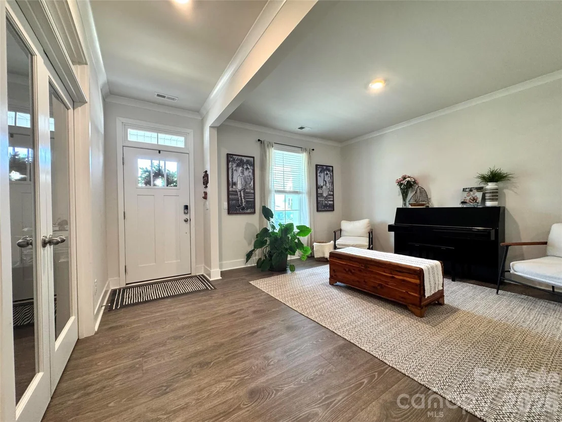 Photo of 351 Miramar Drive