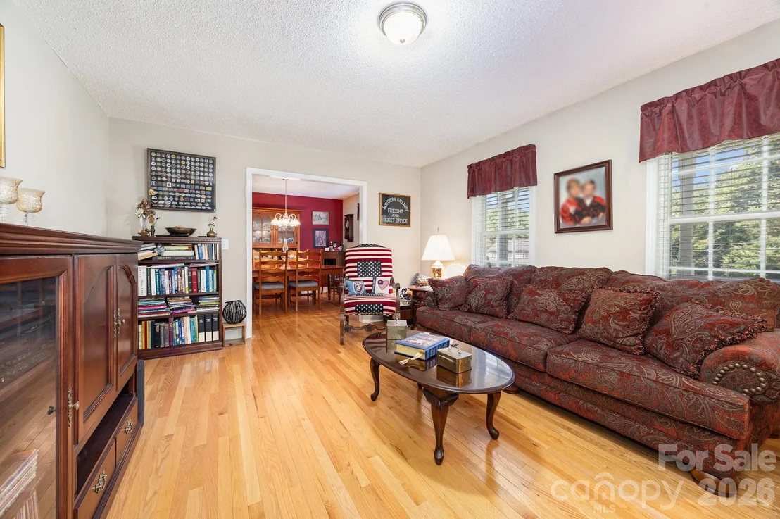 Photo of 715 Candlewick Drive