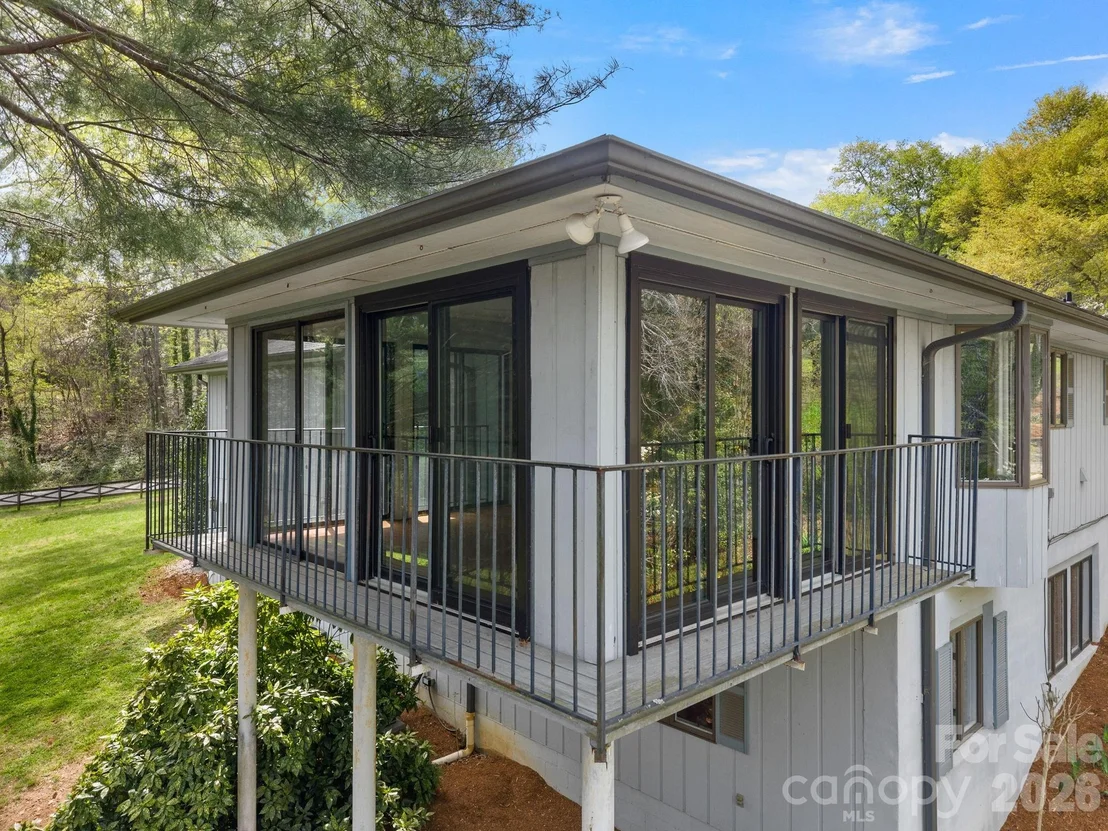 Photo of 140 Meadowlark Drive
