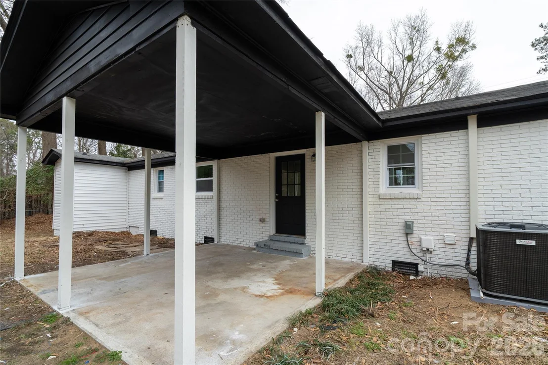 Photo of 3115 Crestview Drive