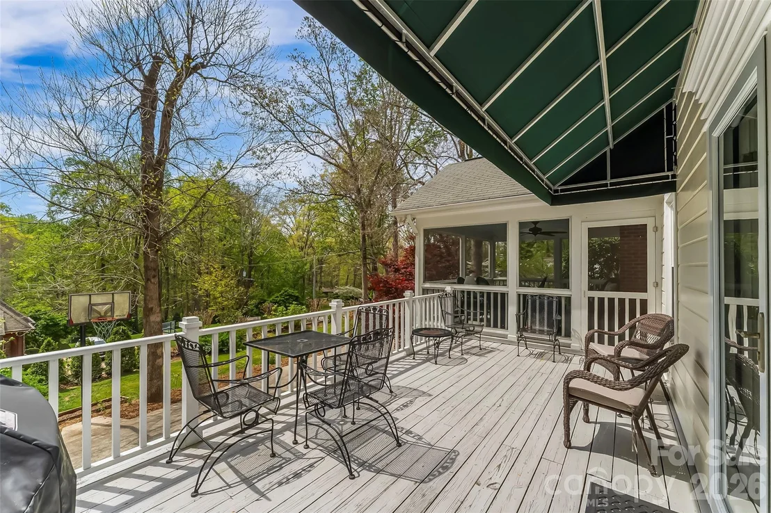Photo of 115 Riverside Court