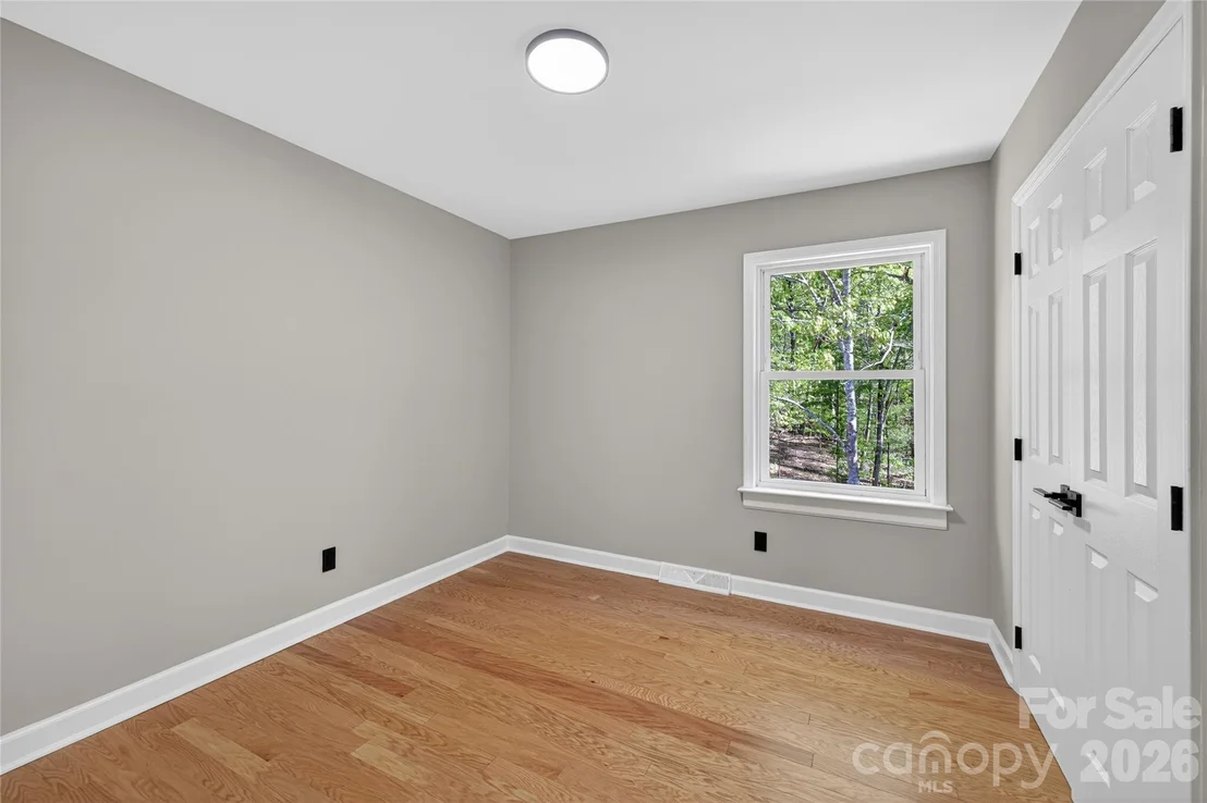 Photo of 300 Dollar Circle