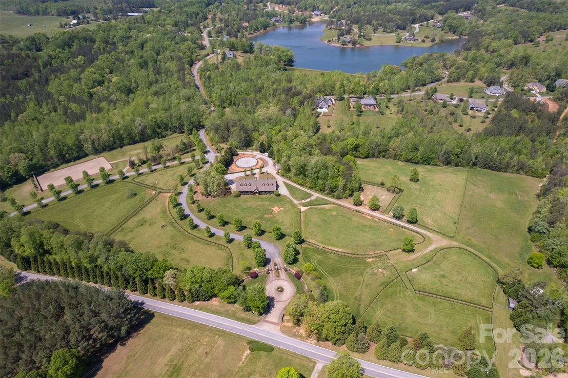 Photo of 978 Mapleton Lane