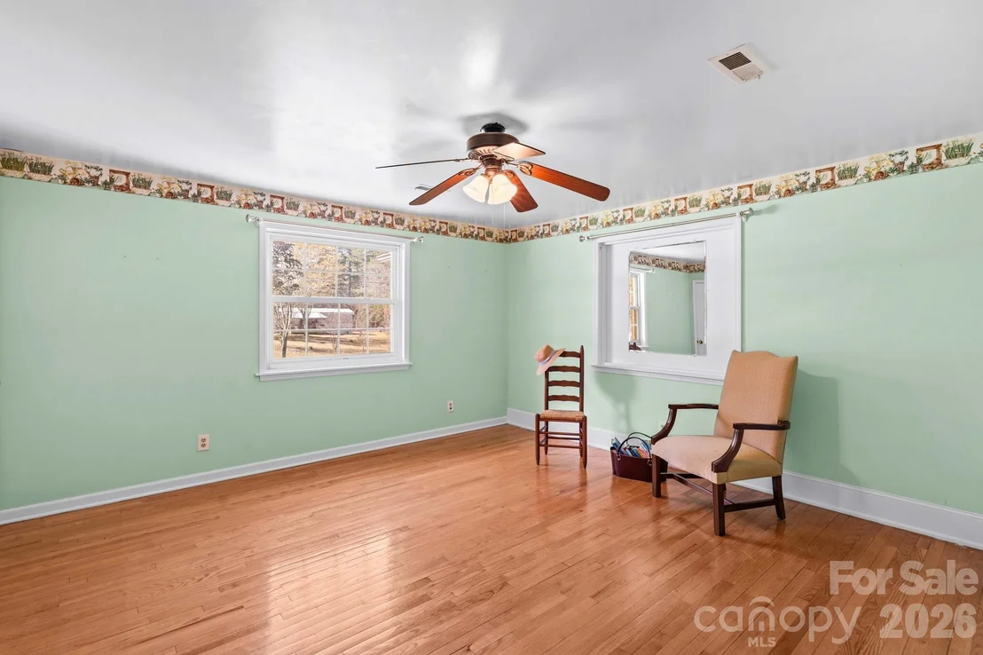 Photo of 5075 Lakeview Drive