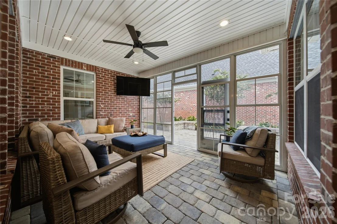 Photo of 531 Buckview Lane