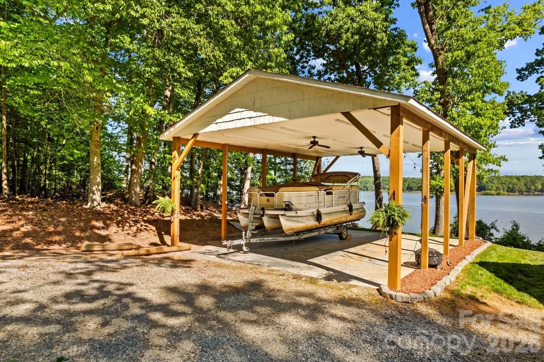Photo of 395 Rendleman Drive