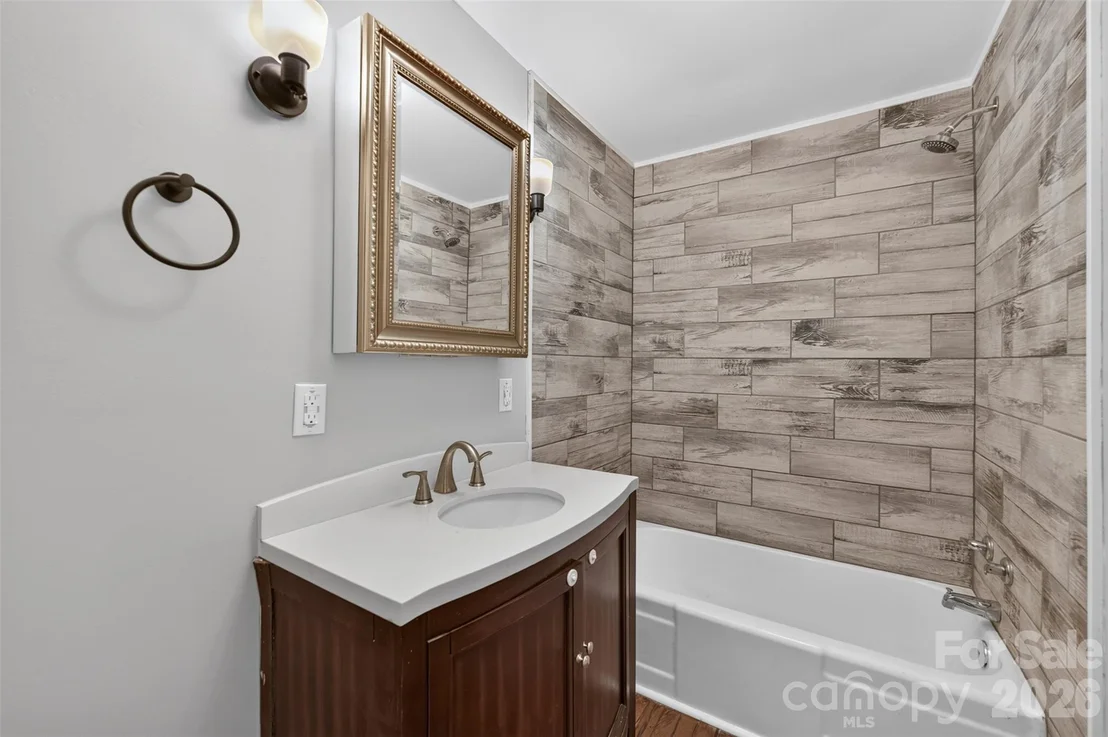 Photo of 1829 3rd Street NE