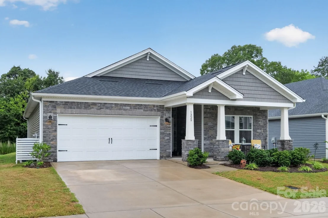 Photo of 1229 Morehead Drive
