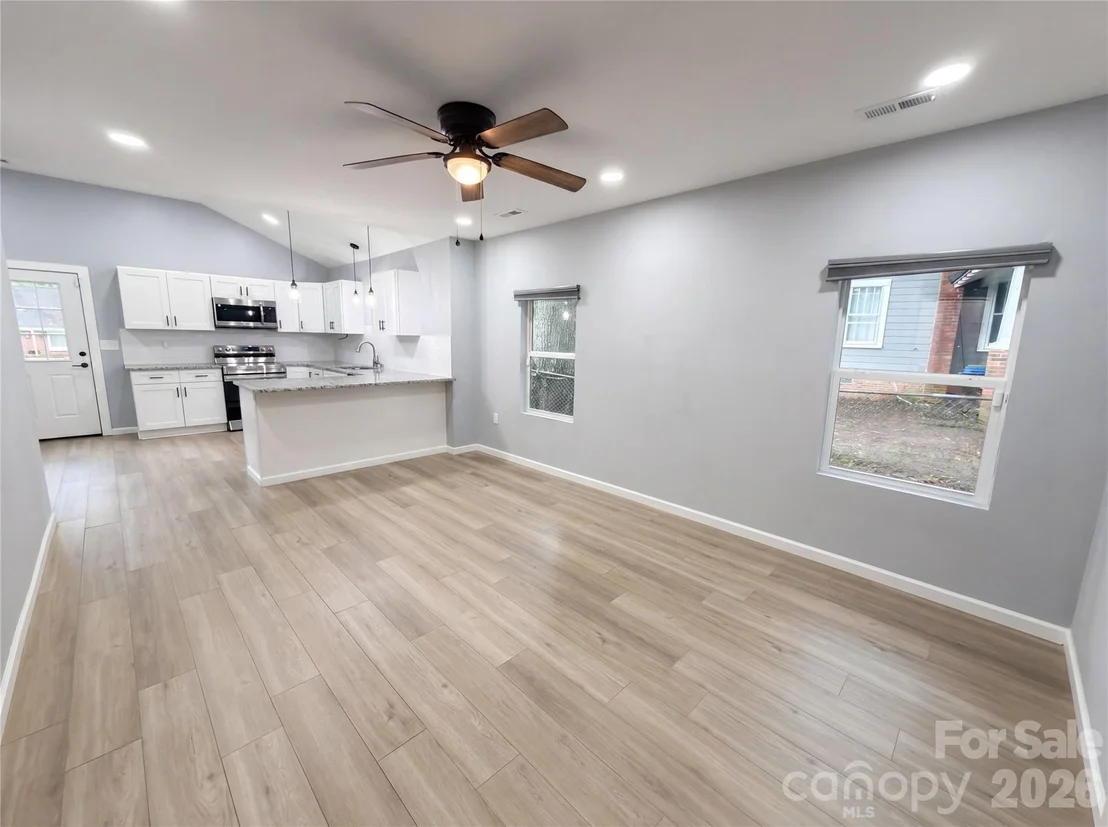 Photo of 1013 Elm Street