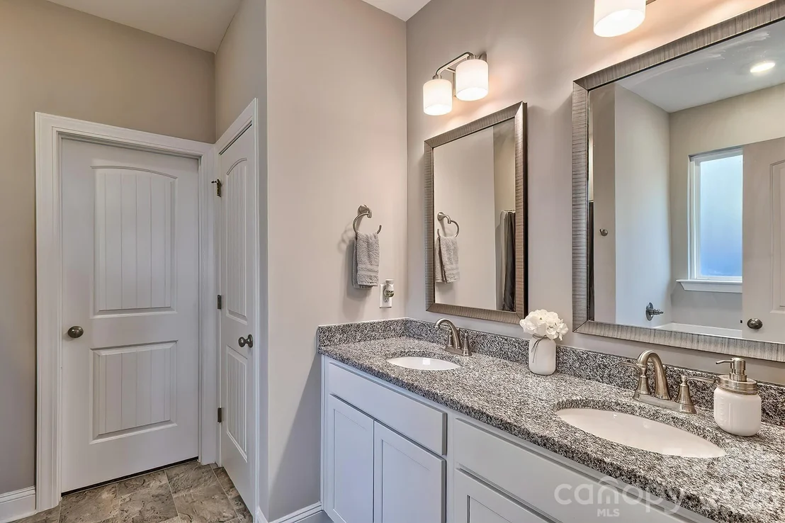 Photo of 4922 Bethune Road