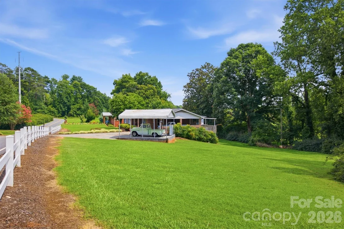 Photo of 2711 Fairway Acres Circle