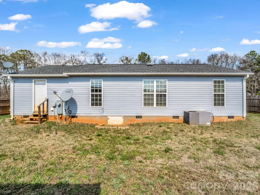 Photo of 655 W Oconee Street