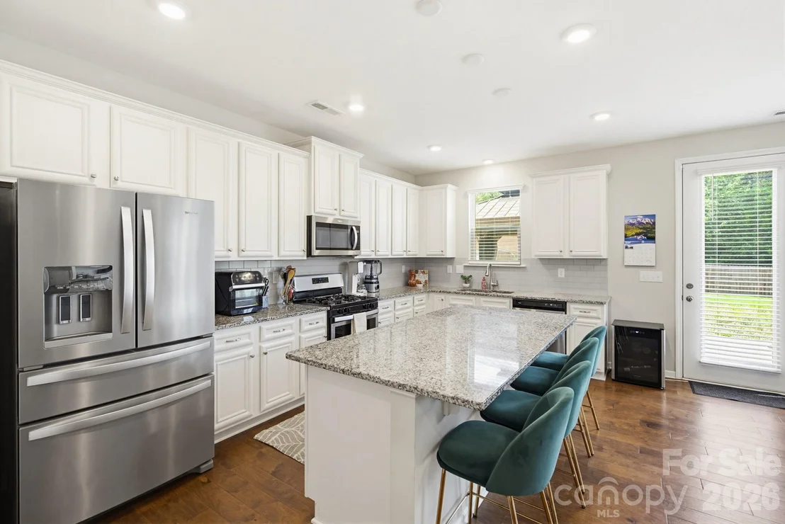 Photo of 840 Oak Manor Drive SE