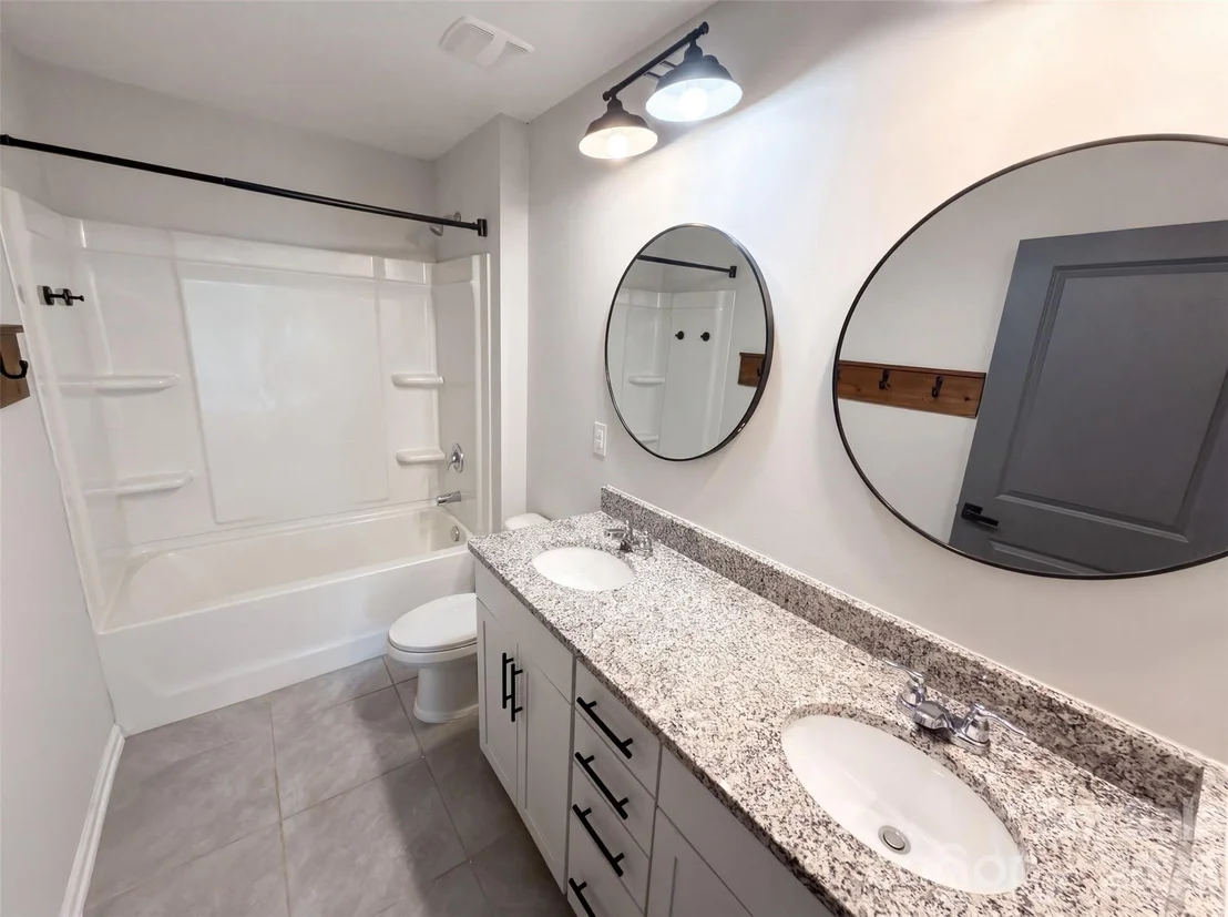 Photo of 7020 Chrysanthemum Road