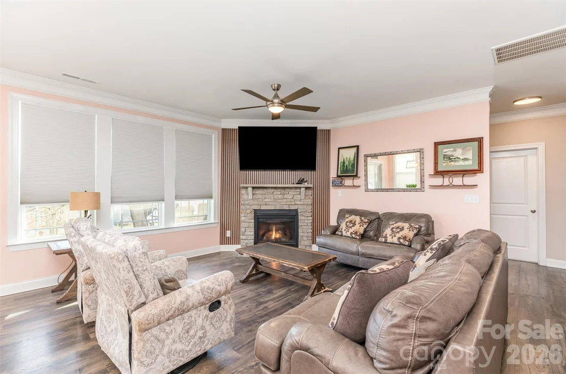 Photo of 128 Longleaf Drive