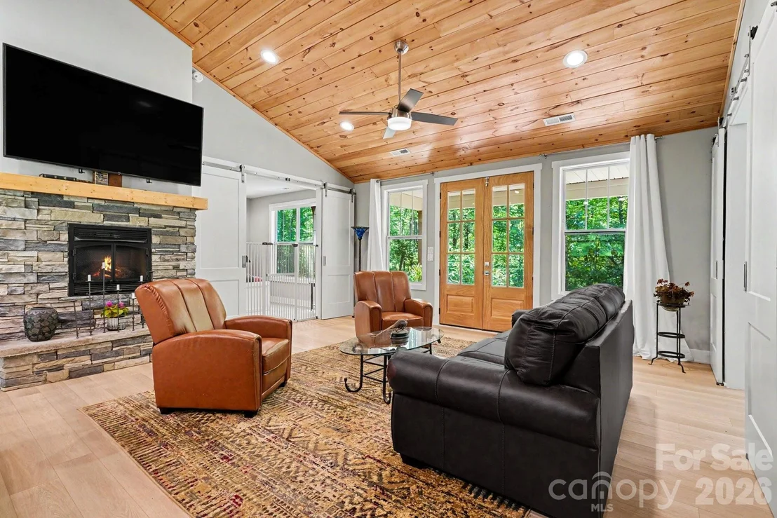 Photo of 1241 Hayes Road