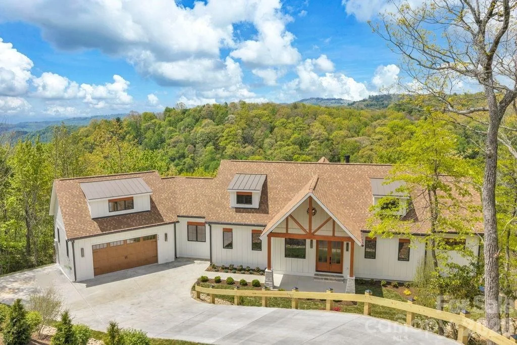Photo of 380 Greystone Drive