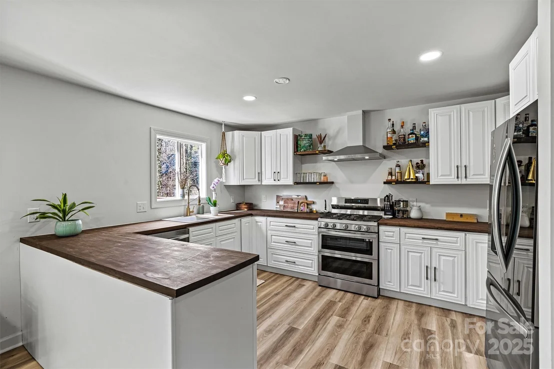 Photo of 3995 Burton Lane