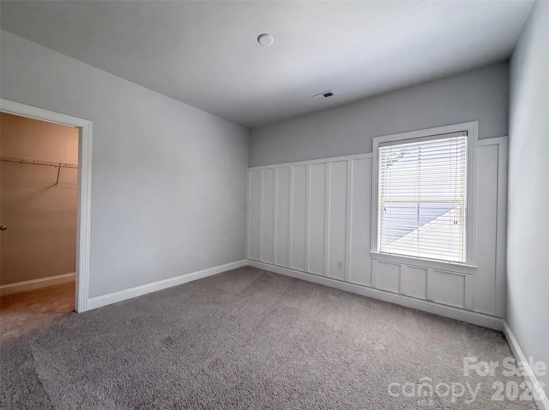 Photo of 147 Monteray Oaks Circle