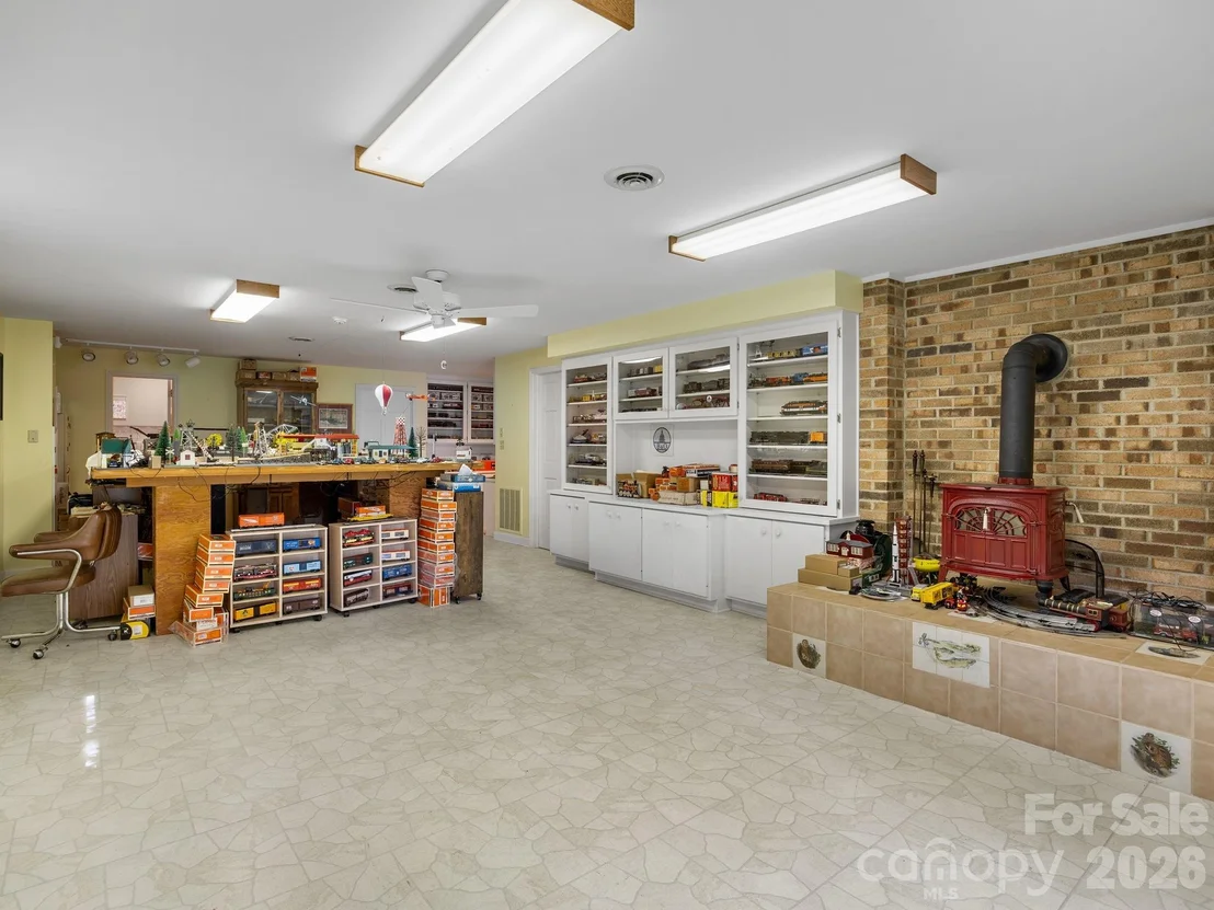 Photo of 140 Meadowlark Drive