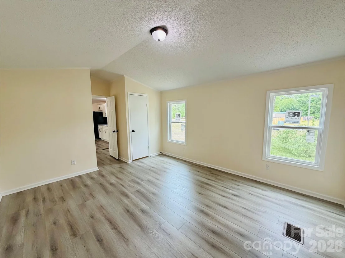 Photo of 329 Kyzer Road