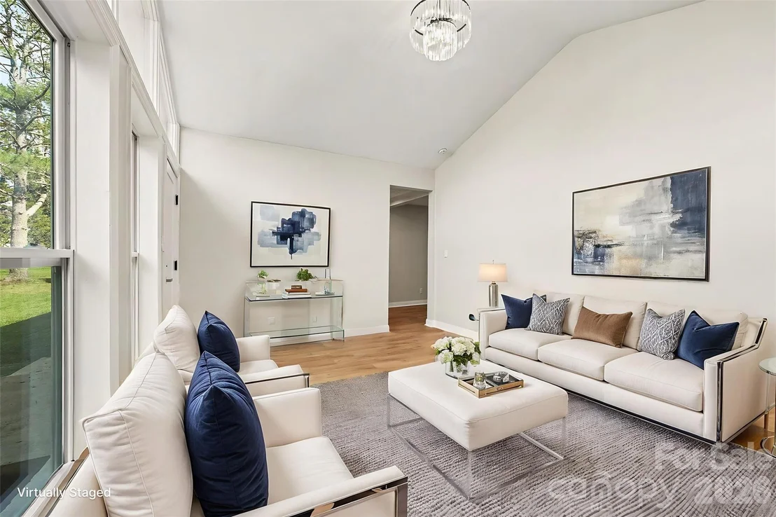 Photo of 1902 19th Avenue NE