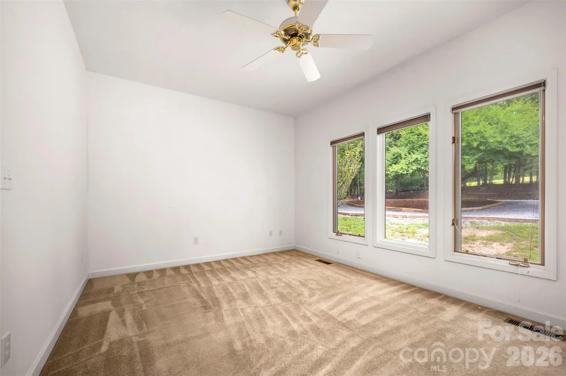 Photo of 441 Lower Ridgeview Road