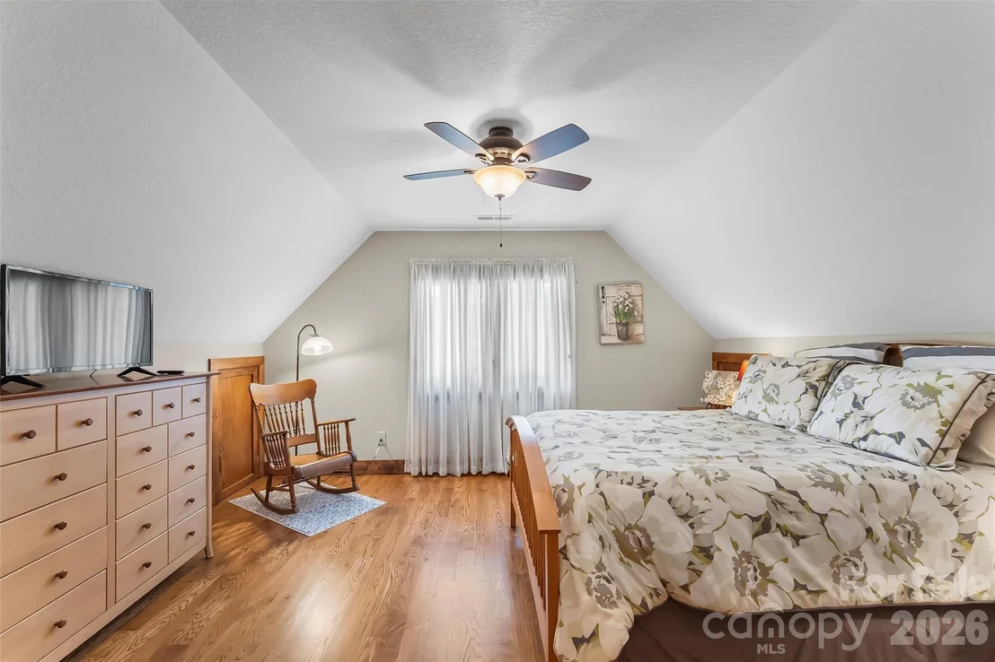 Photo of 590 Larkhaven Drive