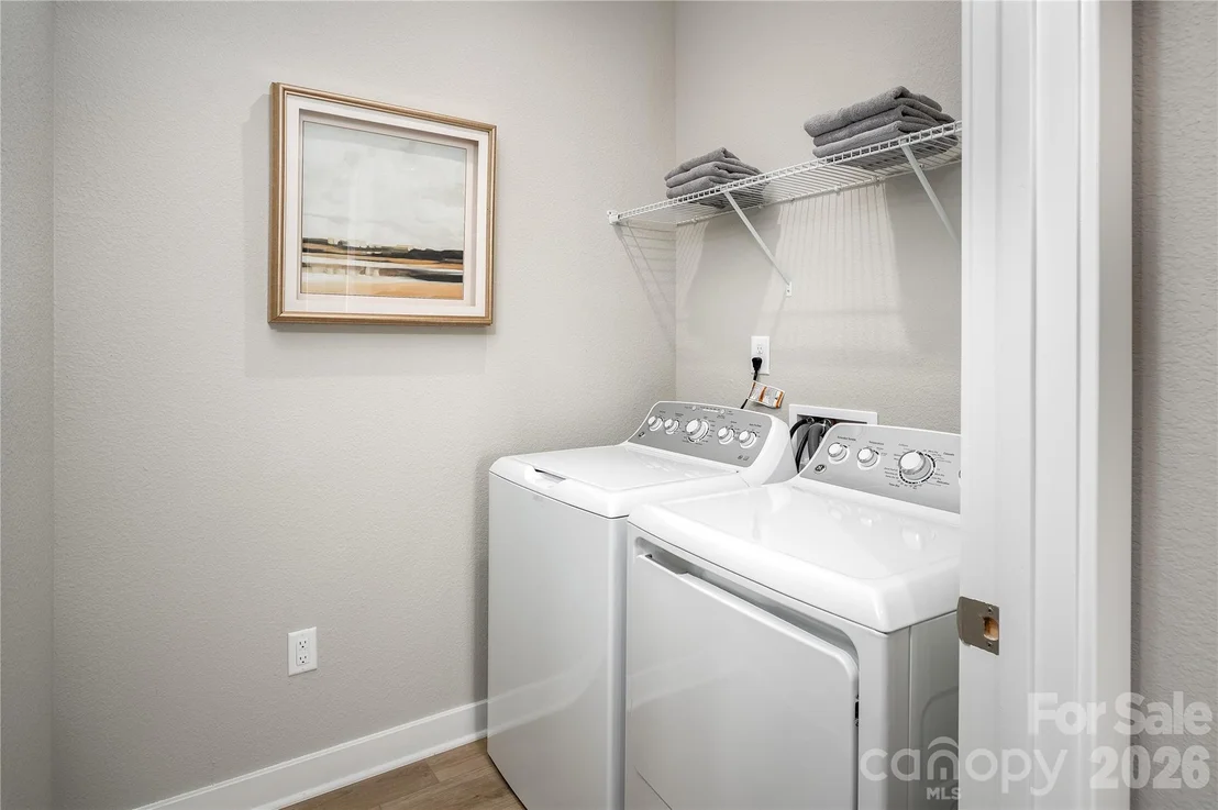 Photo of 925 Heathway Drive
