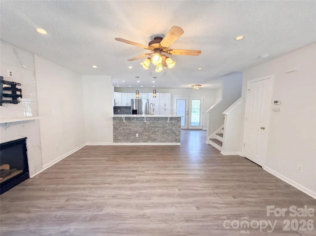 Photo of 6032 Briggs Drive