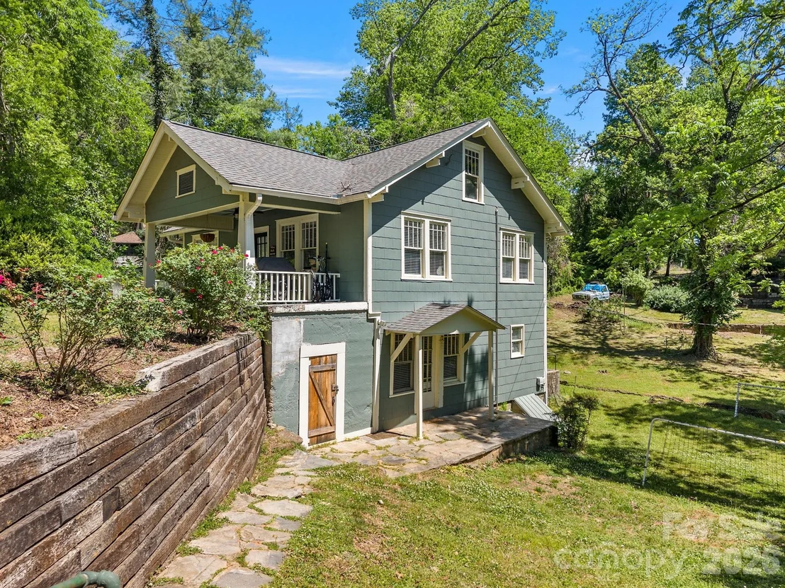 Photo of 110 Grady Avenue