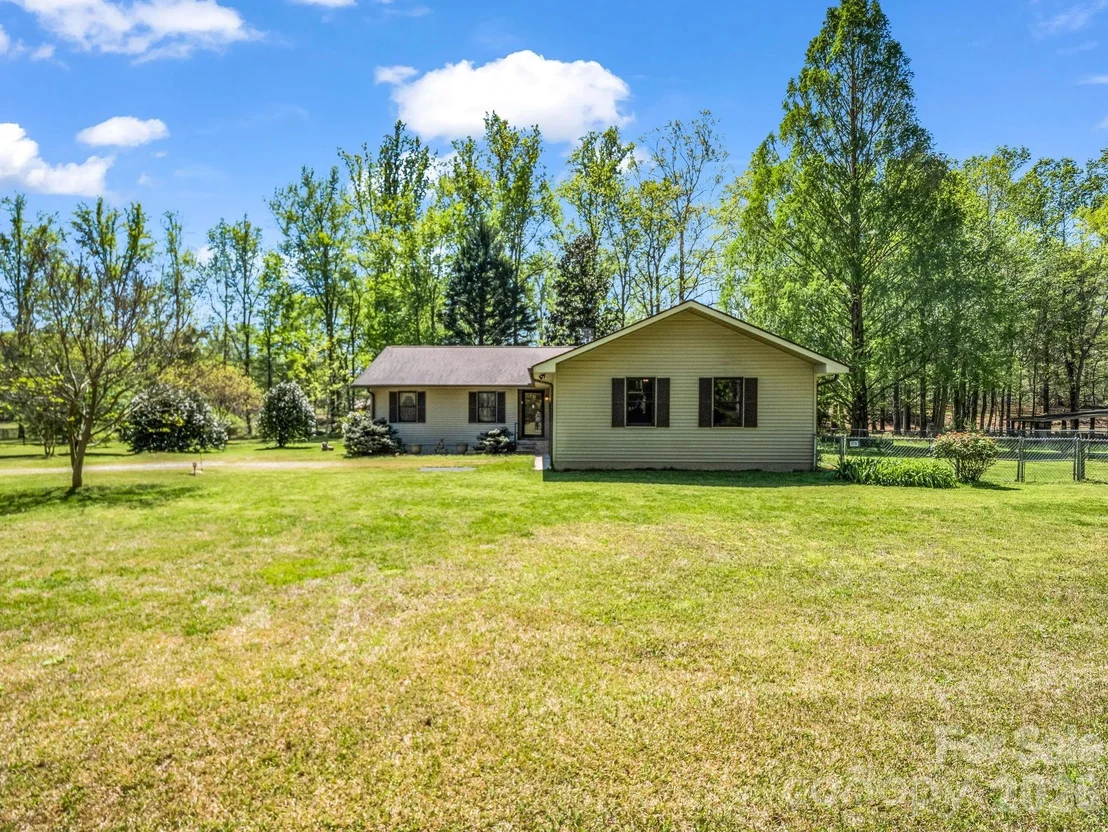 Photo of 80 Fox Briar Drive
