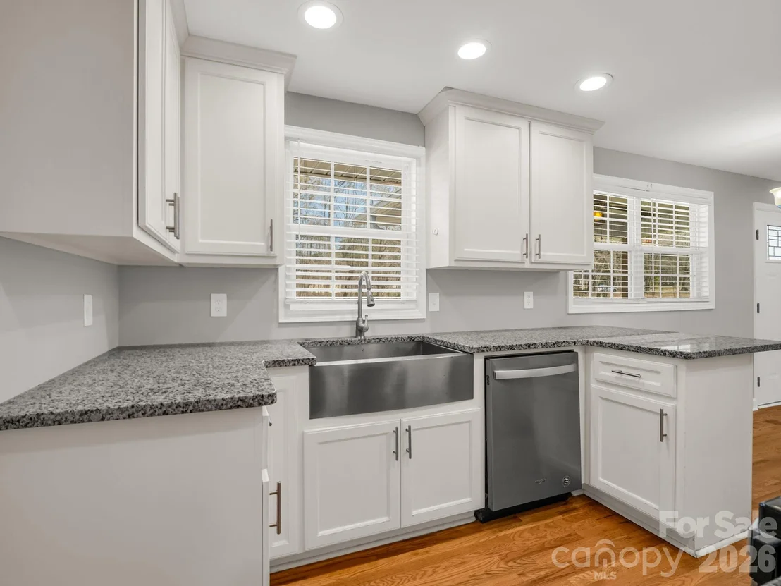 Photo of 655 W Oconee Street