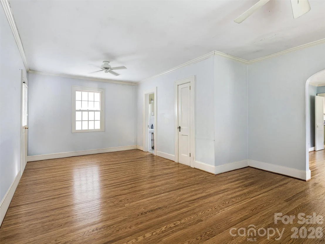 Photo of 646 Marsh Road