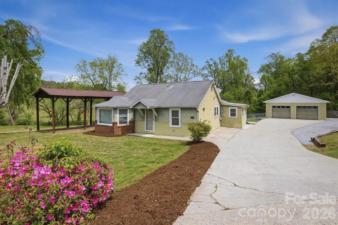 Photo of 2566 Andrews Circle
