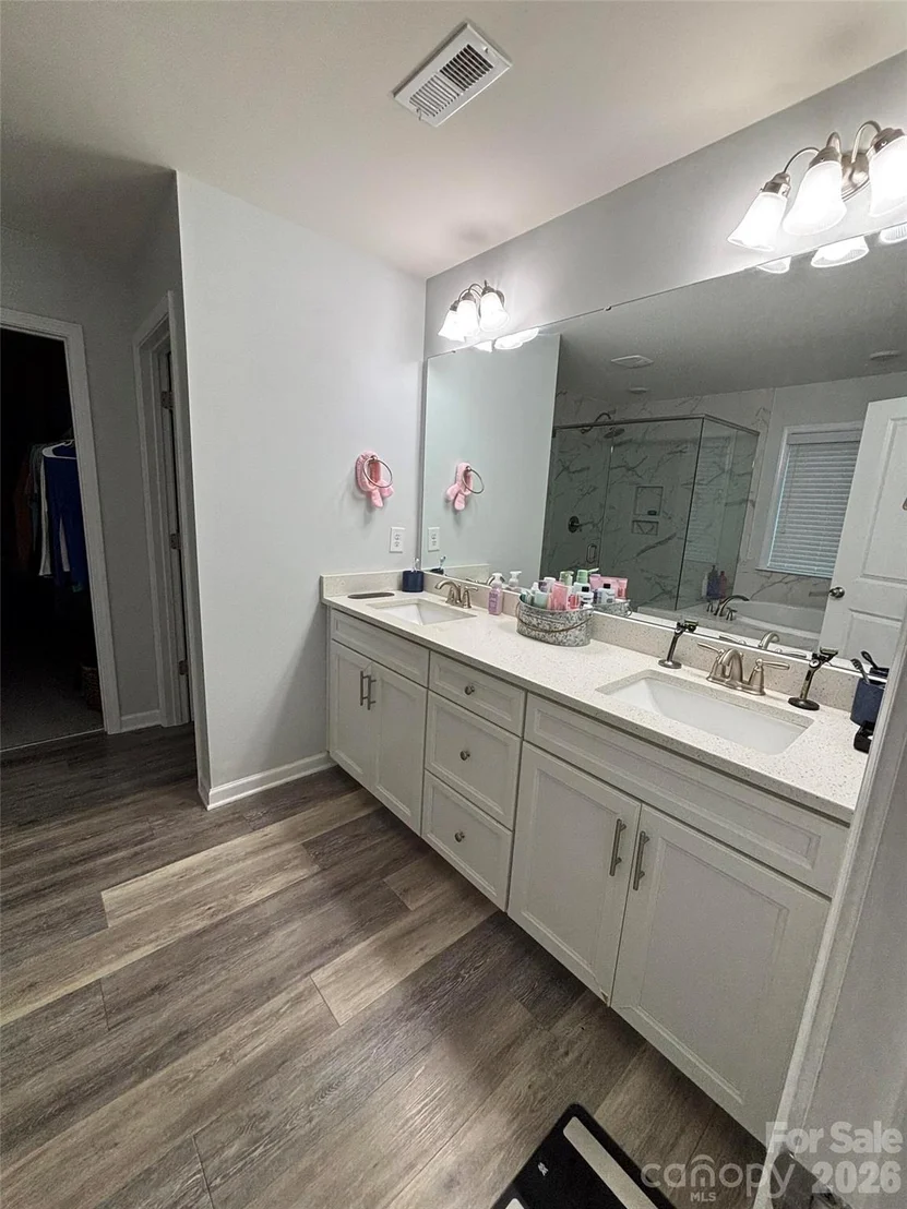 Photo of 5057 Devonshire Road