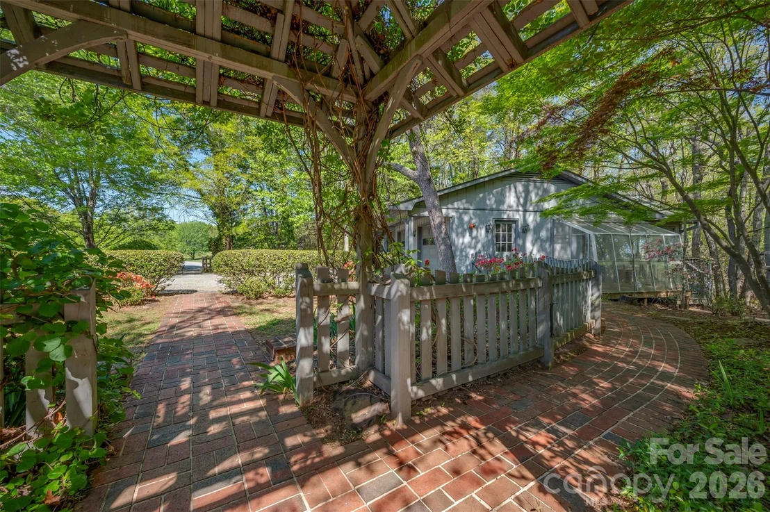 Photo of 176 Fox Run Lane