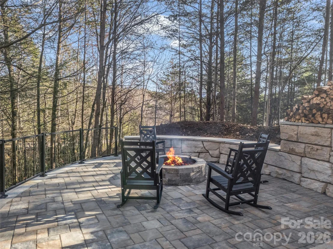 Photo of 61 Deep Gap Farm Road E