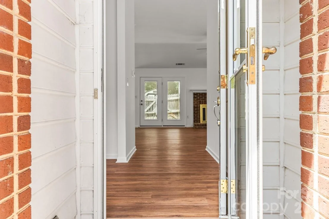 Photo of 739 Oakbluff Circle
