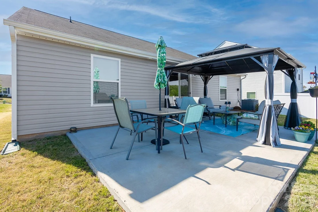 Photo of 410 Apex Circle