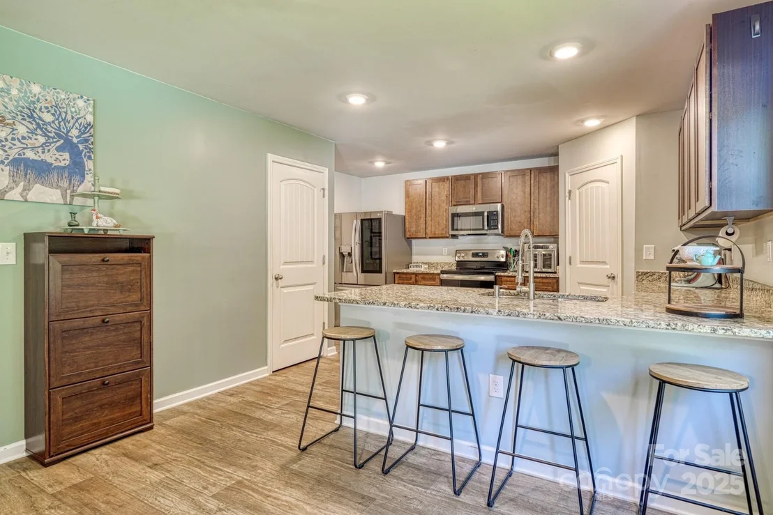 Photo of 1281 Twin Bridge Road