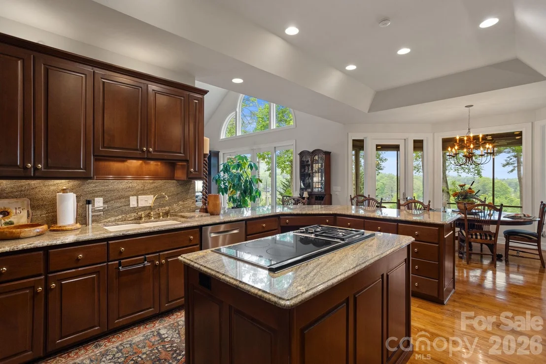 Photo of 209 Pineholt Lane