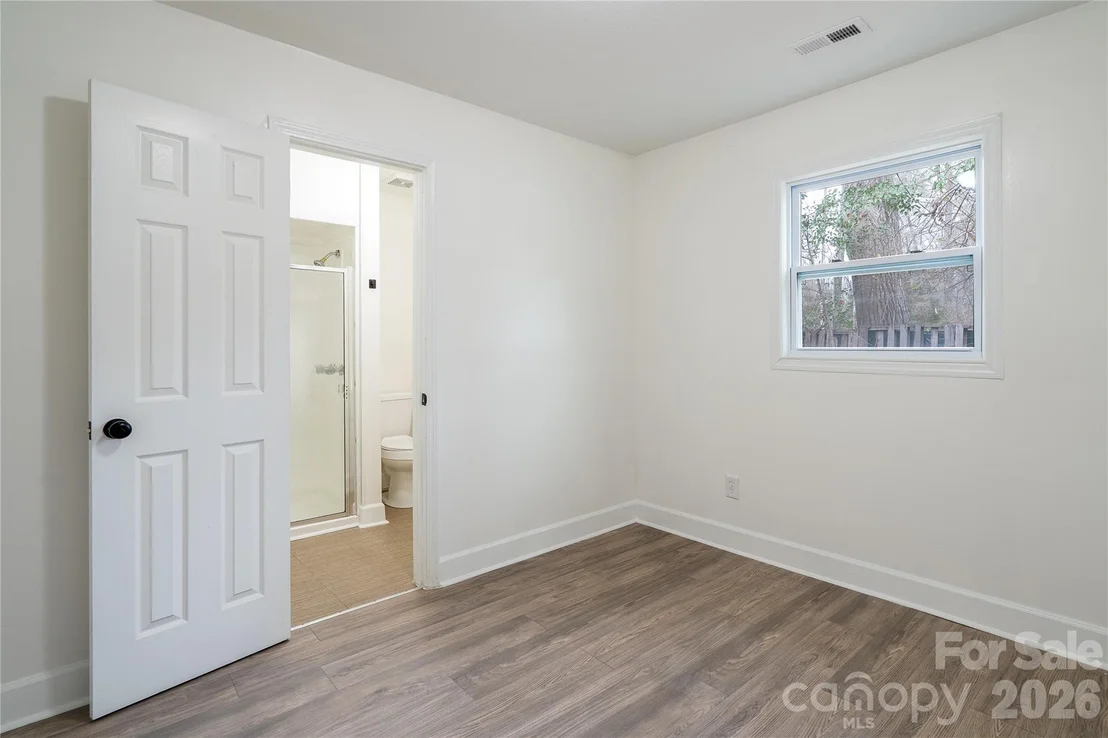 Photo of 3115 Crestview Drive