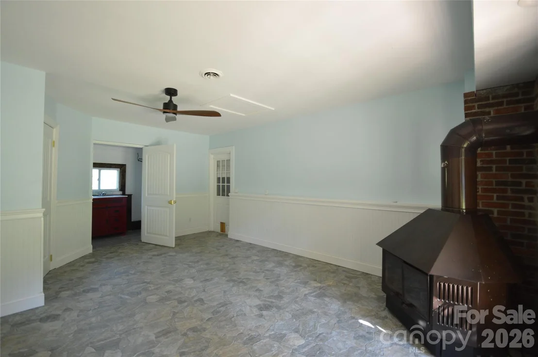 Photo of 1183 Sandy Plains Road