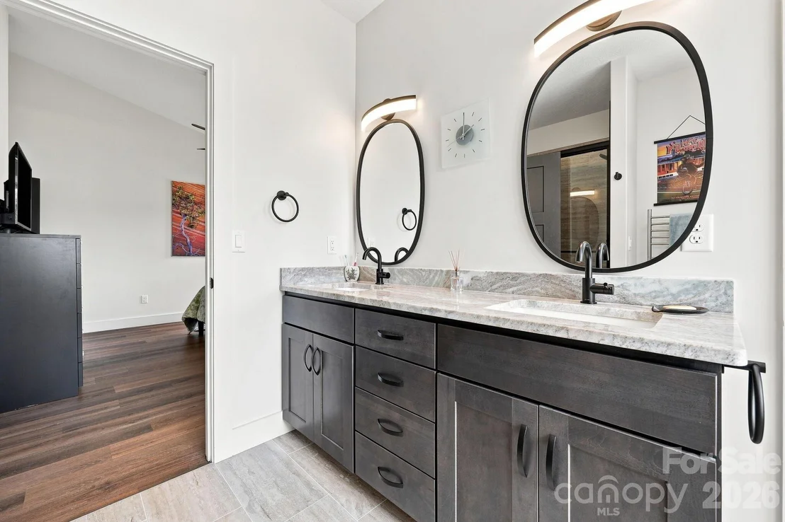 Photo of 112 Upper Grove Lane