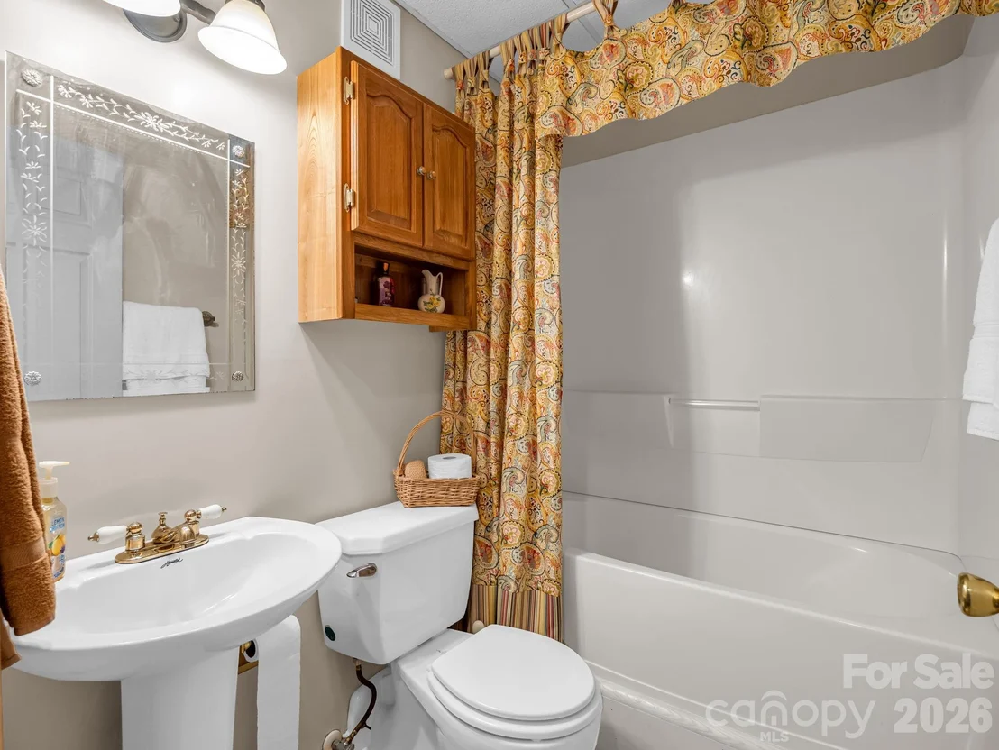Photo of 762 Valley View Drive