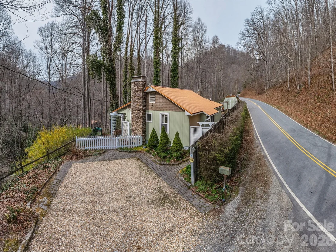 Photo of 897 Dark Ridge Road