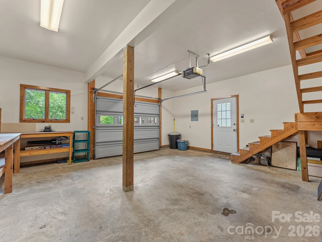 Photo of 620 Thunder Road
