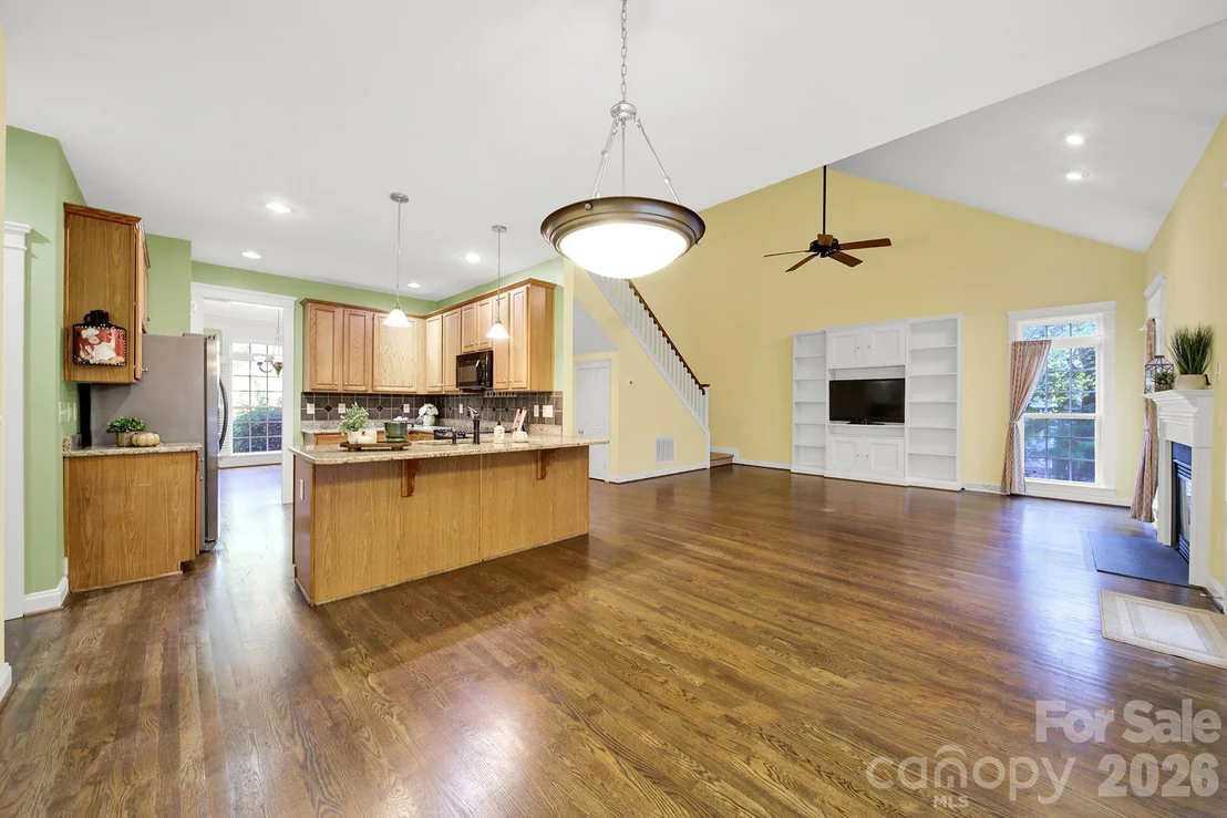 Photo of 1512 Calvin Hal Road