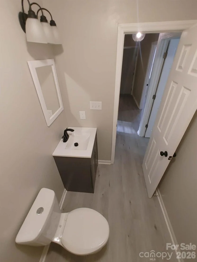 Photo of 702 Harmon Road